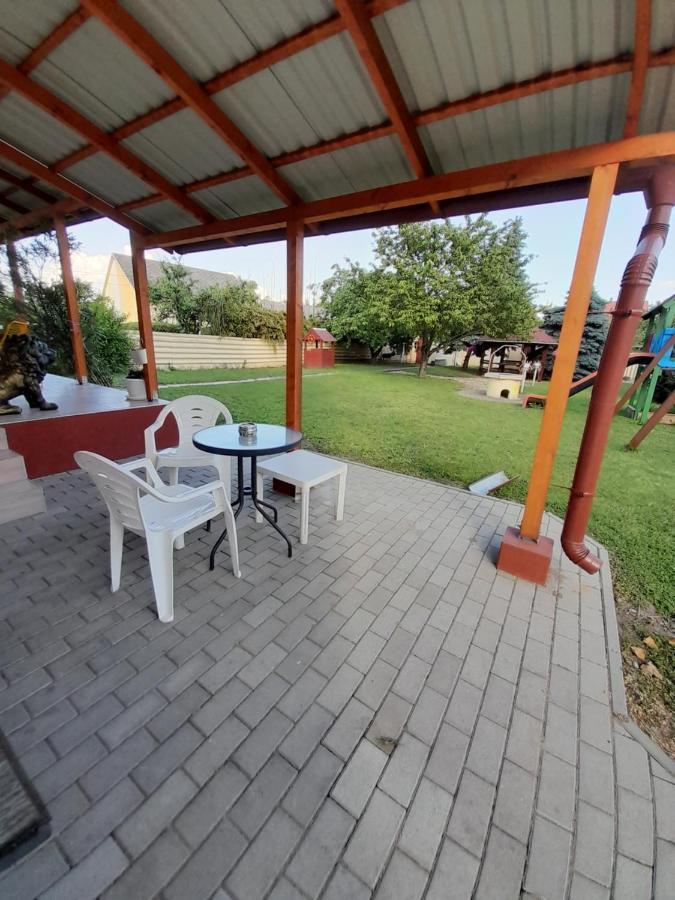 Appartamento Napsugar Vendeghaz Tiszaújváros Esterno foto