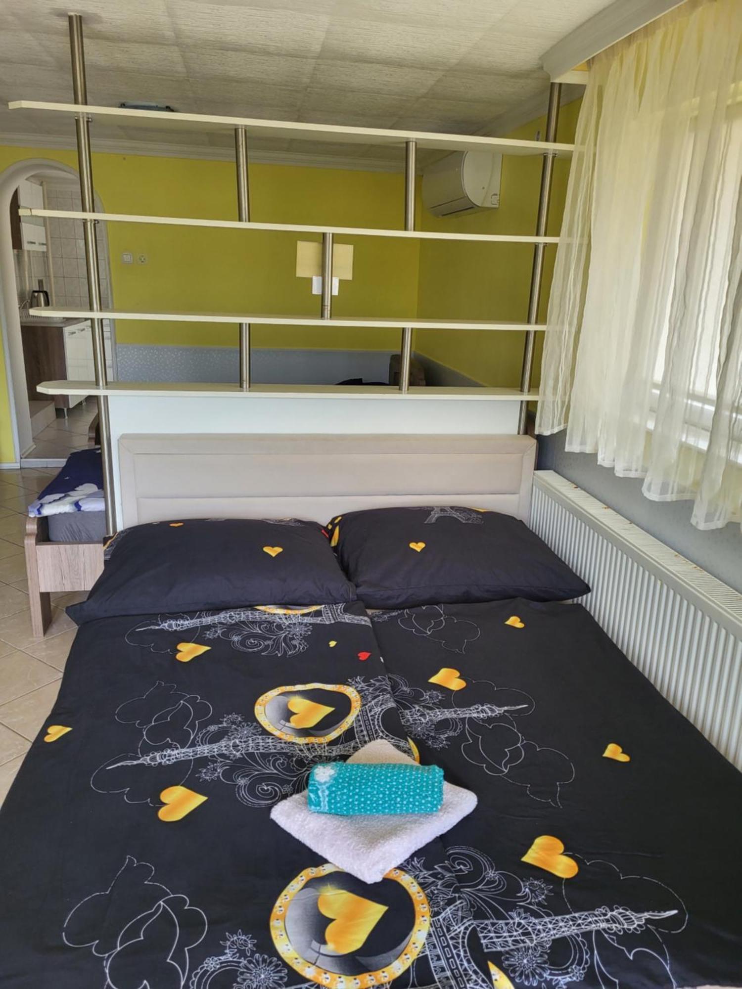 Appartamento Napsugar Vendeghaz Tiszaújváros Camera foto